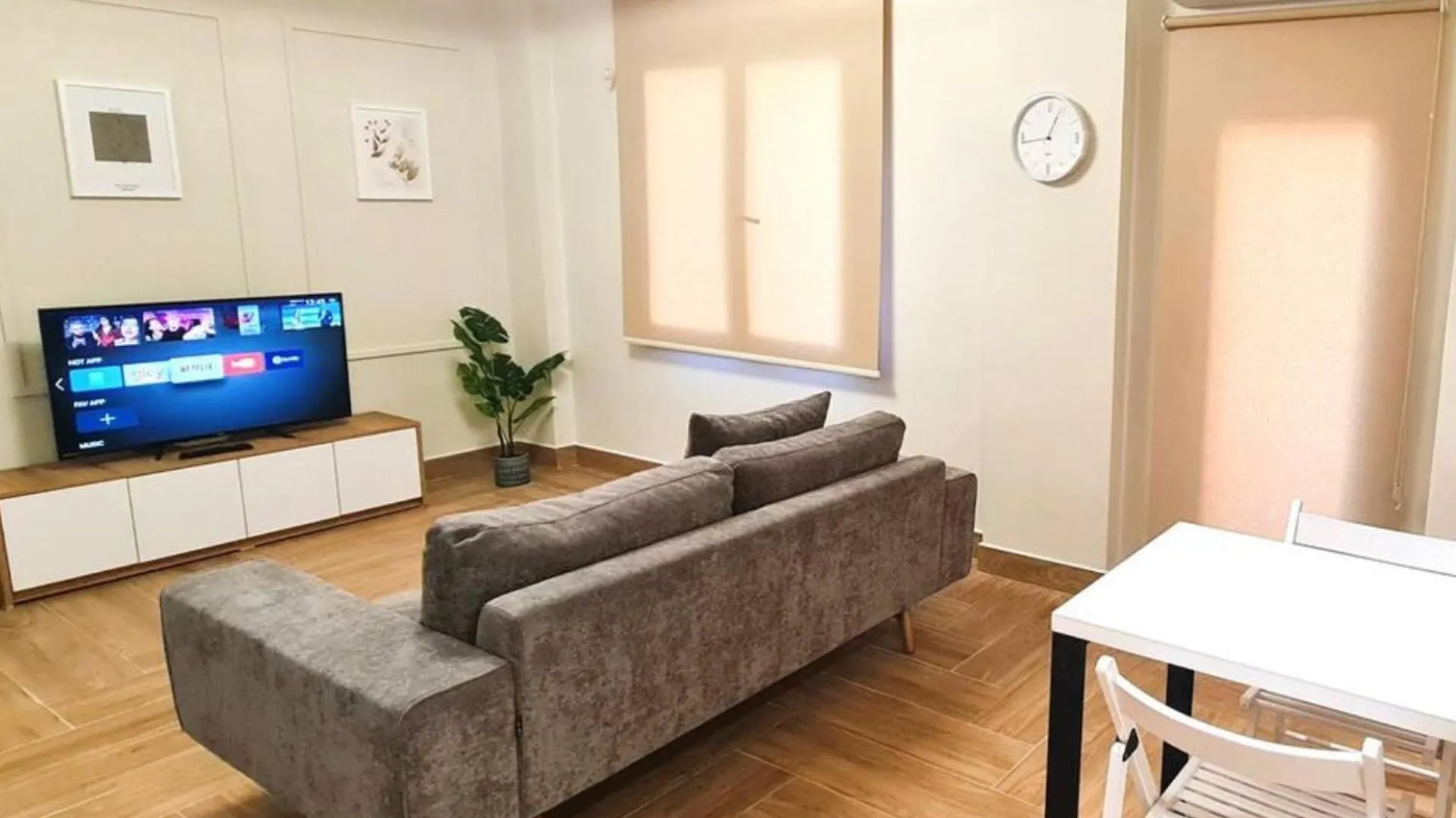 Aparthotel Well-Equipped Apartment In Tirane, Qarku I Tiranes, Albania